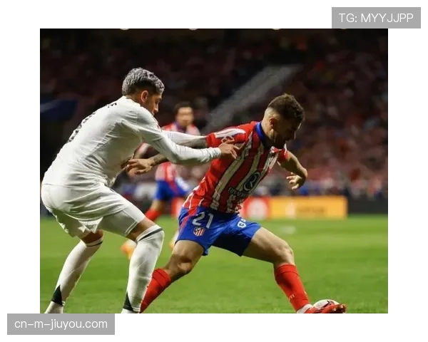 塞维利亚防守三区保护到位 限制马竞前锋接球转身空间